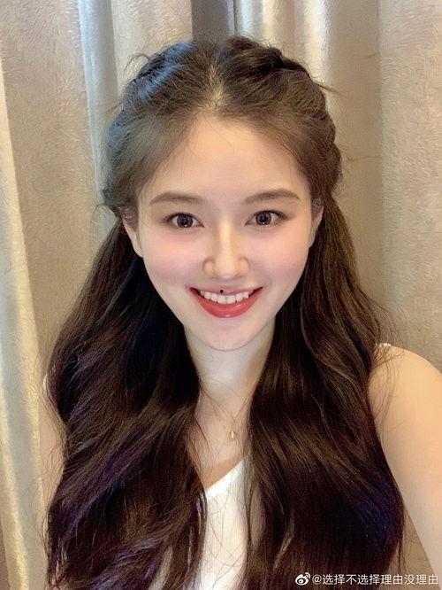 金发网红吃瓜,揭秘娱乐圈幕后真相